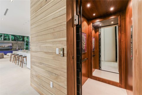 Casa en venta en Miami, Florida, 7 dormitorios, 920.57 m2 № 1585354 - foto 12