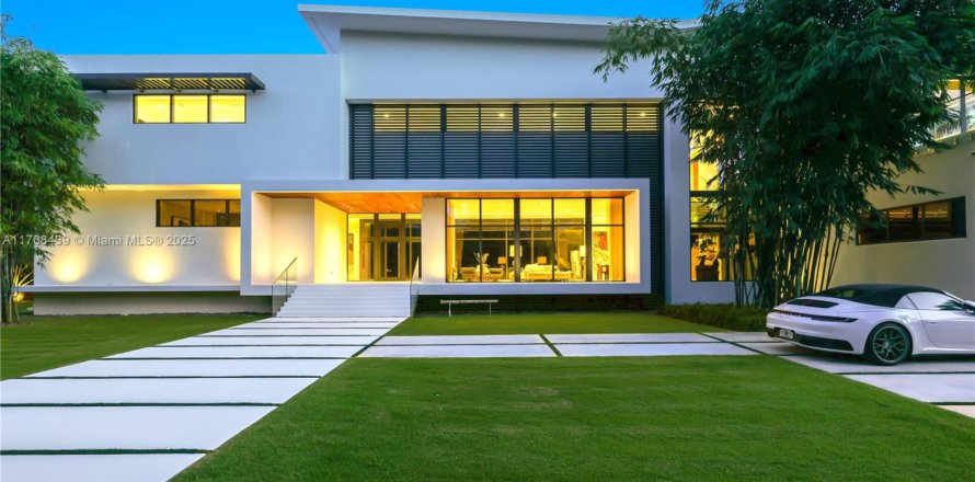 Casa en Miami, Florida 7 dormitorios, 920.57 m2 № 1585354