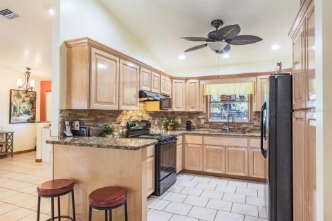 House in Tarpon Springs, Florida 3 bedrooms, 161.74 sq.m. № 1583710 - photo 21