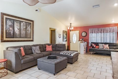 House in Tarpon Springs, Florida 3 bedrooms, 161.74 sq.m. № 1583710 - photo 14