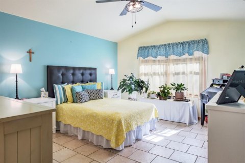 House in Tarpon Springs, Florida 3 bedrooms, 161.74 sq.m. № 1583710 - photo 26
