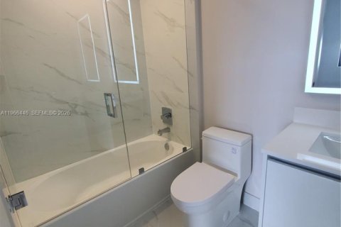 Copropriété à louer à Miami, Floride: 3 chambres, 175.12 m2 № 2028007 - photo 18