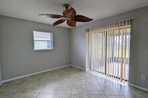 House in Port St. Lucie, Florida 3 bedrooms, 97.92 sq.m. № 2078390 - photo 14