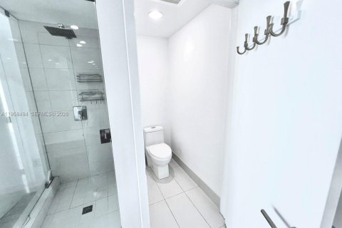 Купить кондоминиум в Майами, Флорида 2 спальни, 102.84м2, № 2021856 - фото 25