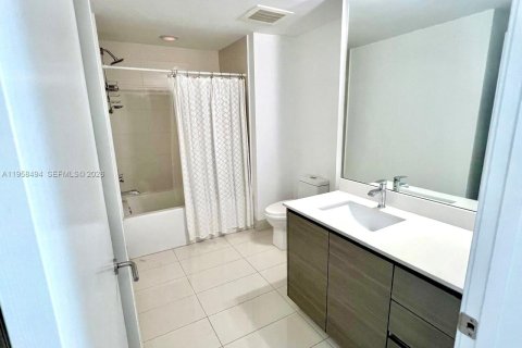 Купить кондоминиум в Майами, Флорида 2 спальни, 102.84м2, № 2021856 - фото 16