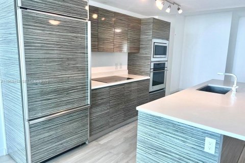 Купить кондоминиум в Майами, Флорида 2 спальни, 102.84м2, № 2021856 - фото 11