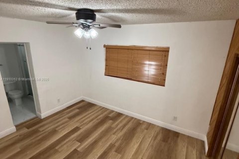 Villa ou maison à louer à Miami, Floride: 4 chambres, 239.69 m2 № 1966555 - photo 8