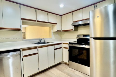 Снять в аренду кондоминиум в Майами, Флорида 2 спальни, 91.32м2, № 1974187 - фото 10