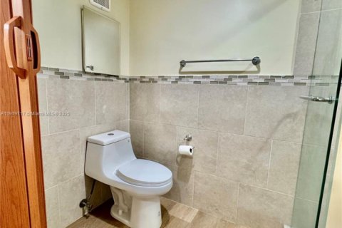 Снять в аренду кондоминиум в Майами, Флорида 2 спальни, 91.32м2, № 1974187 - фото 21