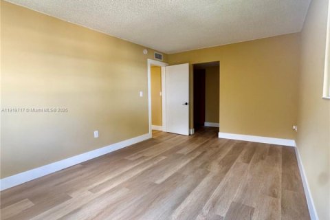 Снять в аренду кондоминиум в Майами, Флорида 2 спальни, 91.32м2, № 1974187 - фото 24