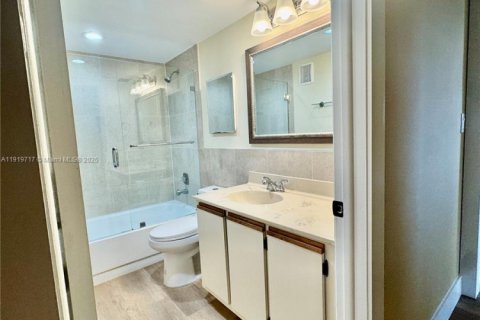 Снять в аренду кондоминиум в Майами, Флорида 2 спальни, 91.32м2, № 1974187 - фото 15