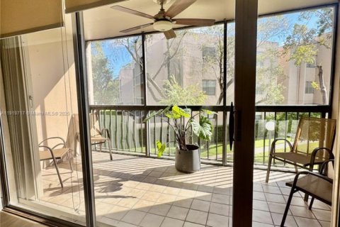 Снять в аренду кондоминиум в Майами, Флорида 2 спальни, 91.32м2, № 1974187 - фото 5