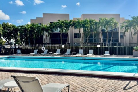 Снять в аренду кондоминиум в Майами, Флорида 2 спальни, 91.32м2, № 1974187 - фото 30
