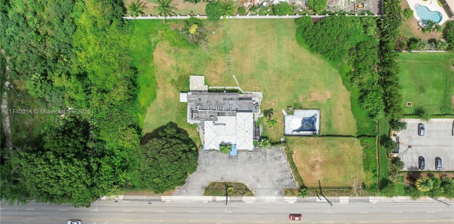 Commercial property in Davie, Florida № 1488448