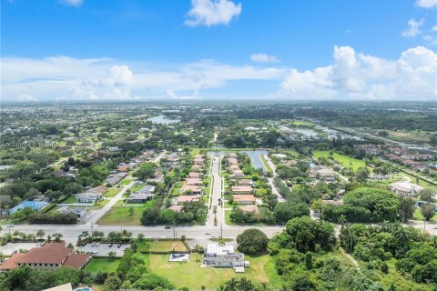 Commercial property in Davie, Florida № 1488448 - photo 10