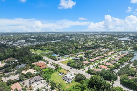 Commercial property in Davie, Florida № 1488448 - photo 11