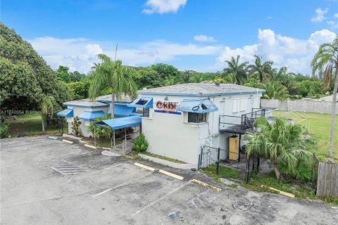 Commercial property in Davie, Florida № 1488448 - photo 2