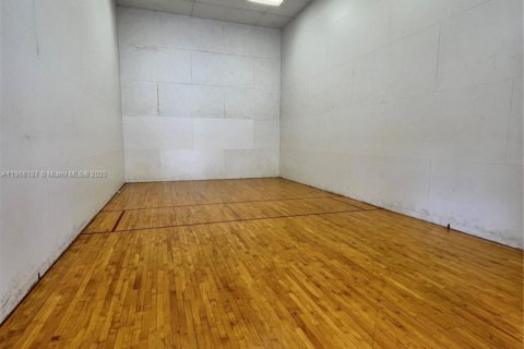 Купить таунхаус в Маргит, Флорида 2 спальни, 119.38м2, № 1921602 - фото 20