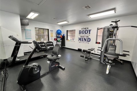 Купить таунхаус в Маргит, Флорида 2 спальни, 119.38м2, № 1921602 - фото 19