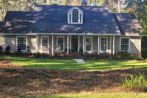 House in Gainesville, Florida 3 bedrooms, 203.92 sq.m. № 2213399