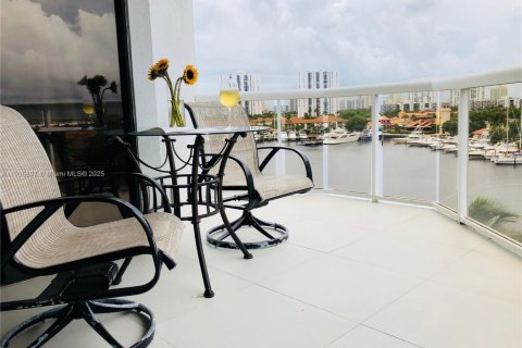 Copropriété à louer à Aventura, Floride: 3 chambres, 130.62 m2 № 1963305 - photo 12