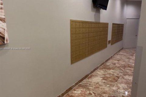 Condo in Aventura, Florida, 3 bedrooms  № 1963305 - photo 25