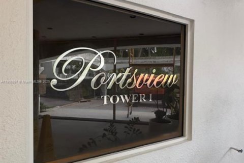 Condo in Aventura, Florida, 3 bedrooms  № 1963305 - photo 27