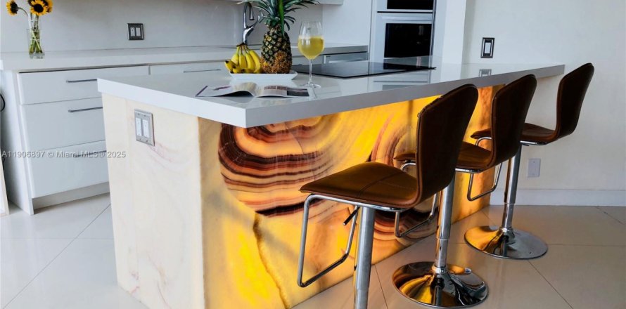 Condo à Aventura, Floride, 3 chambres № 1963305