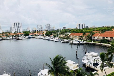 Copropriété à louer à Aventura, Floride: 3 chambres, 130.62 m2 № 1963305 - photo 11