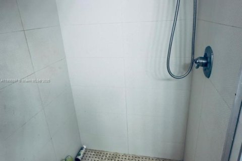 Condo in Aventura, Florida, 3 bedrooms  № 1963305 - photo 14