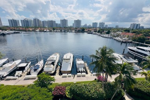Condo in Aventura, Florida, 3 bedrooms  № 1963305 - photo 18