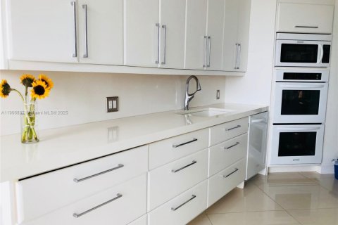 Copropriété à louer à Aventura, Floride: 3 chambres, 130.62 m2 № 1963305 - photo 4