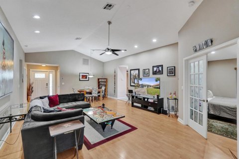 House in Plantation, Florida 3 bedrooms, 147.34 sq.m. № 2369939 - photo 3