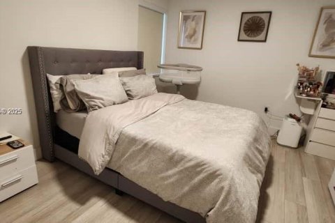Casa en alquiler en Miami, Florida, 2 dormitorios, 202.06 m2 № 1954285 - foto 12