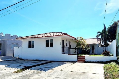 Casa en alquiler en Miami, Florida, 2 dormitorios, 202.06 m2 № 1954285 - foto 3