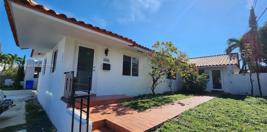 Casa en Miami, Florida 2 dormitorios, 202.06 m2 № 1954285