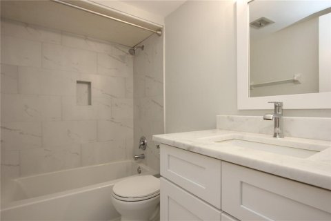 Condominio en alquiler en Winter Park, Florida, 2 dormitorios, 84.82 m2 № 1917243 - foto 23