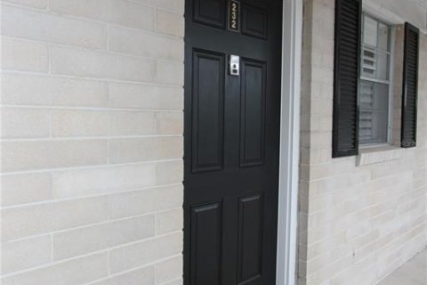 Condominio en alquiler en Winter Park, Florida, 2 dormitorios, 84.82 m2 № 1917243 - foto 1