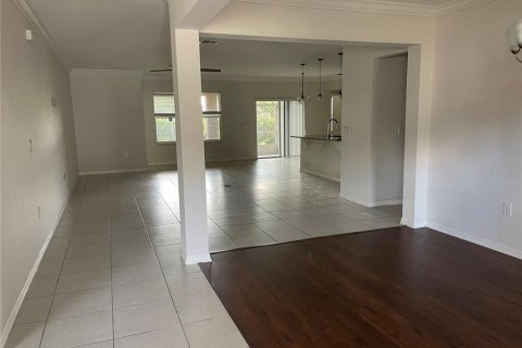 Casa en venta en Apopka, Florida, 4 dormitorios, 226.5 m2 № 2152373 - foto 5