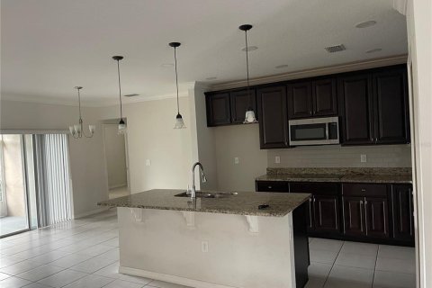 Casa en venta en Apopka, Florida, 4 dormitorios, 226.5 m2 № 2152373 - foto 9