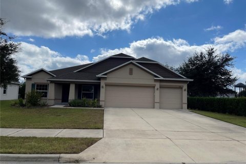House in Apopka, Florida 4 bedrooms, 226.5 sq.m. № 2152373