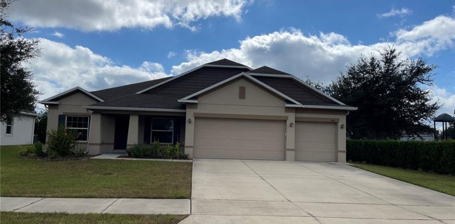 Casa en Apopka, Florida 4 dormitorios, 226.5 m2 № 2152373