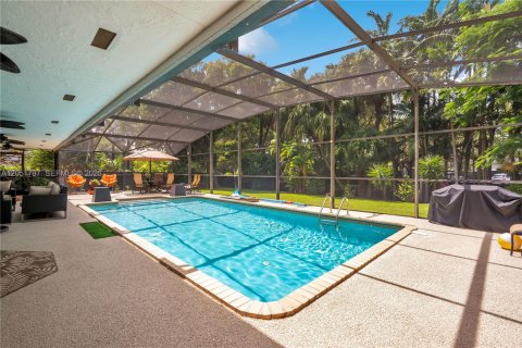 House in Palmetto Bay, Florida 4 bedrooms, 350.06 sq.m. № 2244172 - photo 30