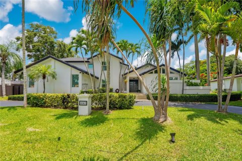 House in Palmetto Bay, Florida 4 bedrooms, 350.06 sq.m. № 2244172