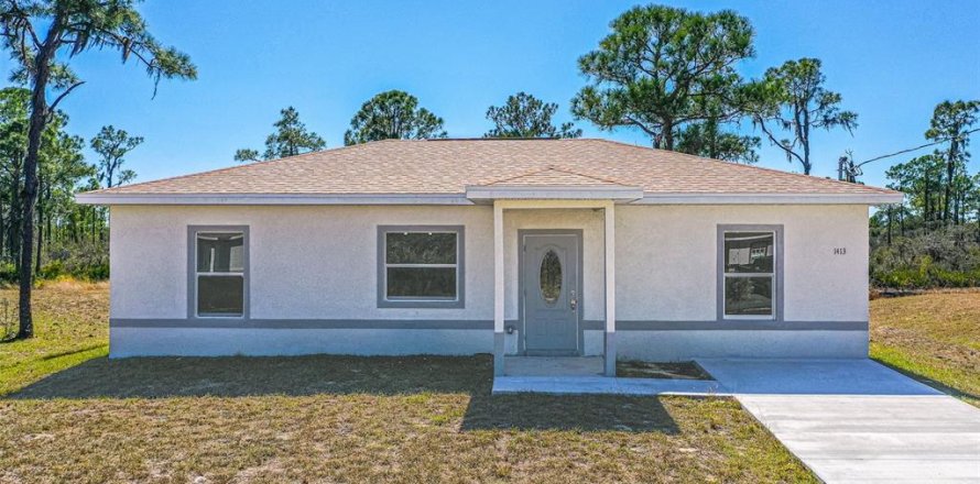 House in Lake Placid, Florida 3 bedrooms, 106.65 sq.m. № 2226860