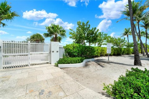 Купить кондоминиум в Майами-Бич, Флорида 1 спальня, 86.4м2, № 1936805 - фото 28