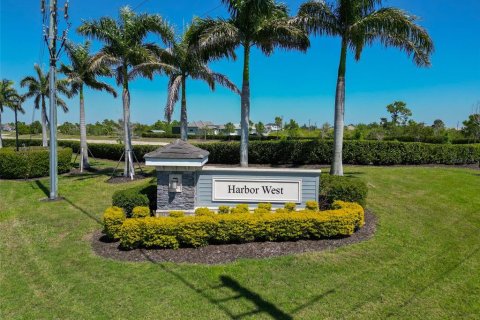 House in Port Charlotte, Florida 3 bedrooms, 245.91 sq.m. № 2230668 - photo 8