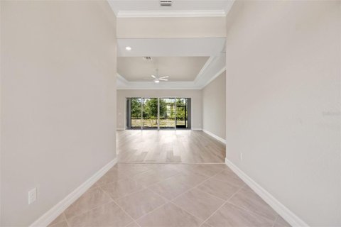 House in Port Charlotte, Florida 3 bedrooms, 245.91 sq.m. № 2230668 - photo 15