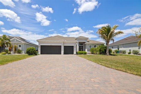 House in Port Charlotte, Florida 3 bedrooms, 245.91 sq.m. № 2230668 - photo 10