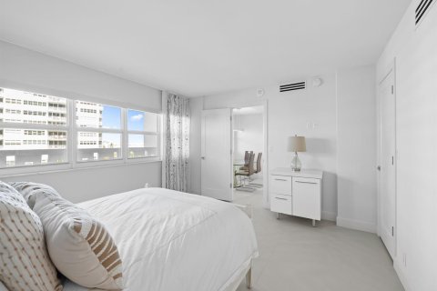 Condo in Fort Lauderdale, Florida, 2 bedrooms  № 2414173 - photo 10